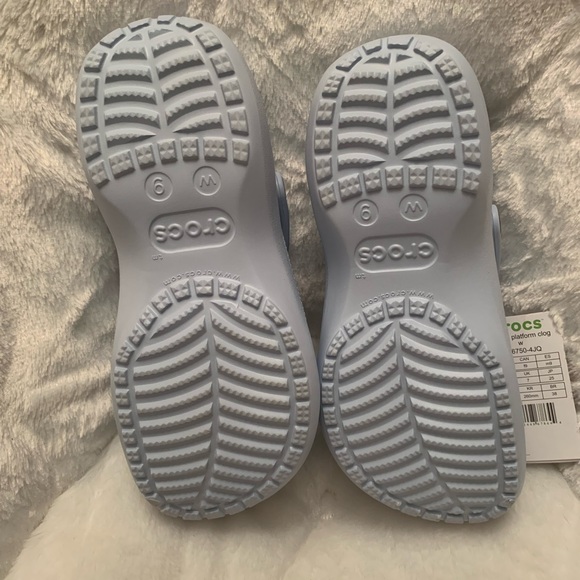 Crocs Clogs - Picture 2 of 5